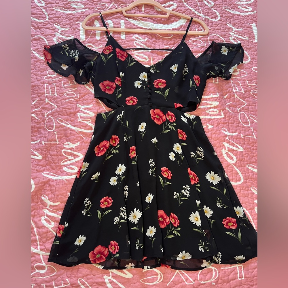 Forever 21 Black Floral Mini Dress – Women’s Size Small (Defective Inner Lining)